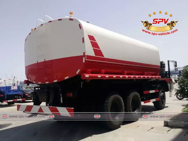 Rear Right View of Mine Water Tanker (40,000 liters)